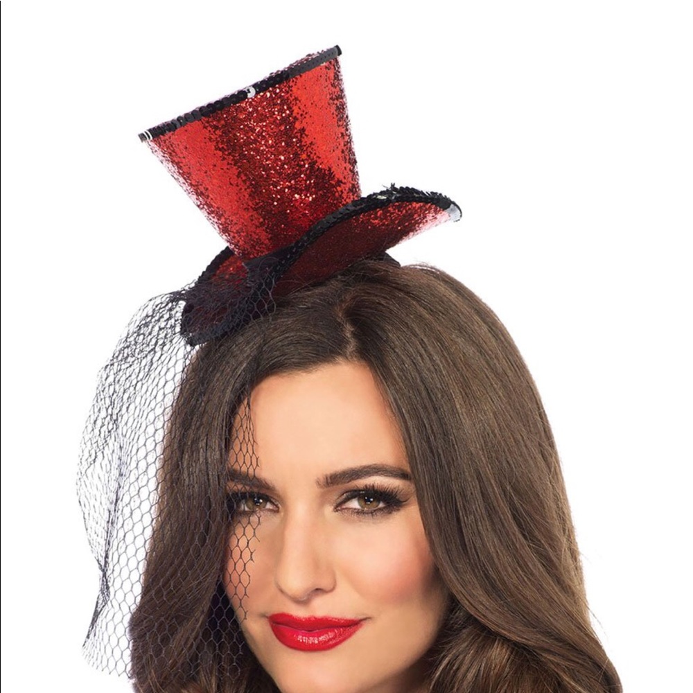Red mini glitter top hat with veil